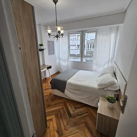 Nicolas House Santander